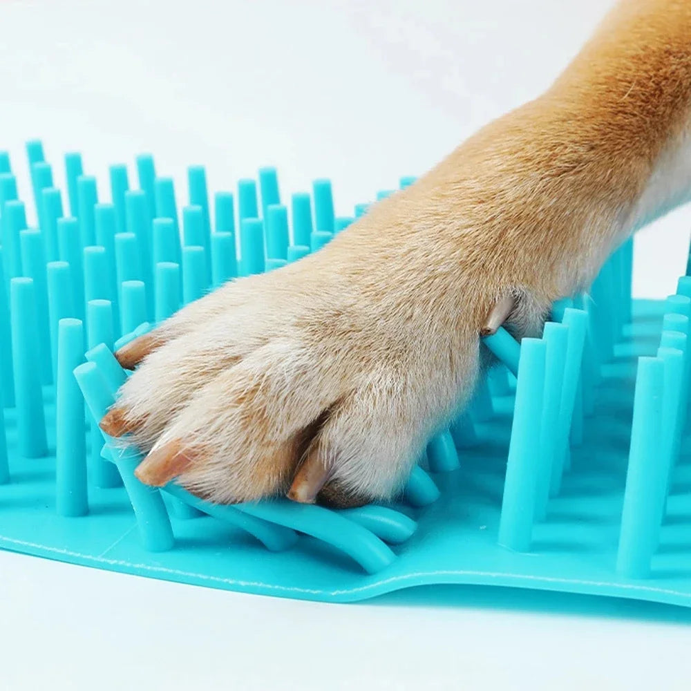 Clean-Paws Cup—Quick Mud & Dirt Remover