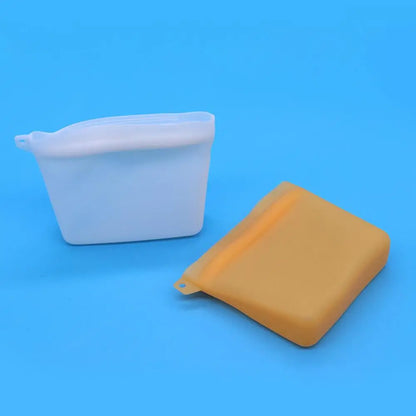 Silicone Dog Treat Pouch With Easy Closure Outside Training