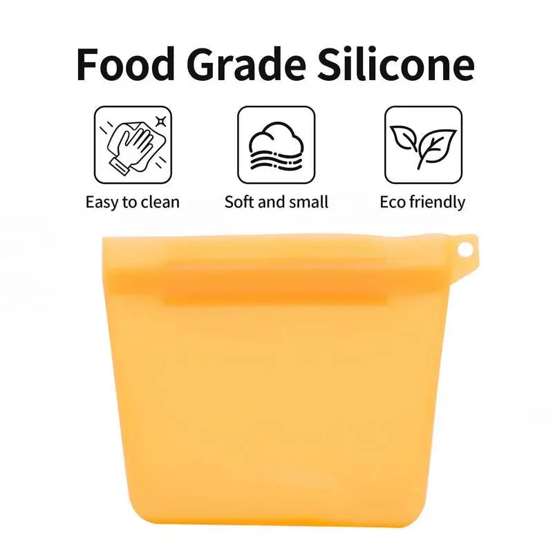 Silicone Dog Treat Pouch With Easy Closure Outside Training
