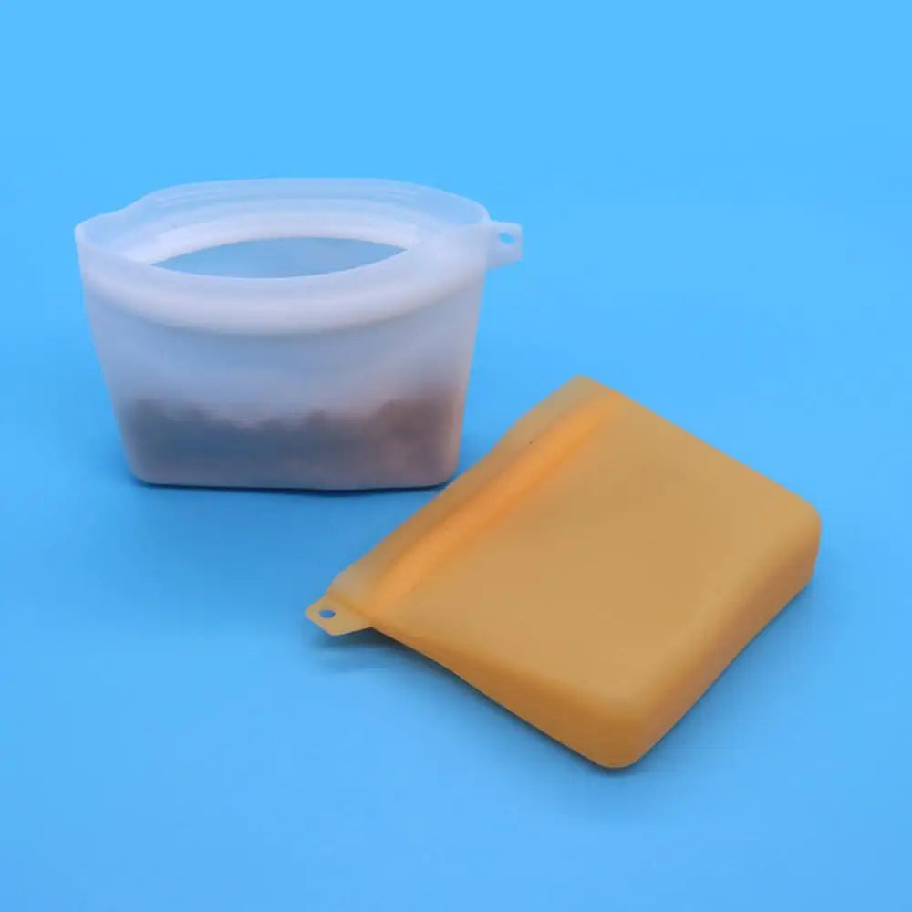 Silicone Dog Treat Pouch With Easy Closure Outside Training